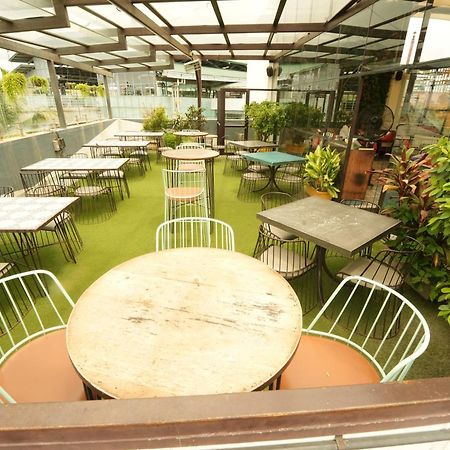 ホテル Vaishnavi Residency バンガロール エクステリア 写真